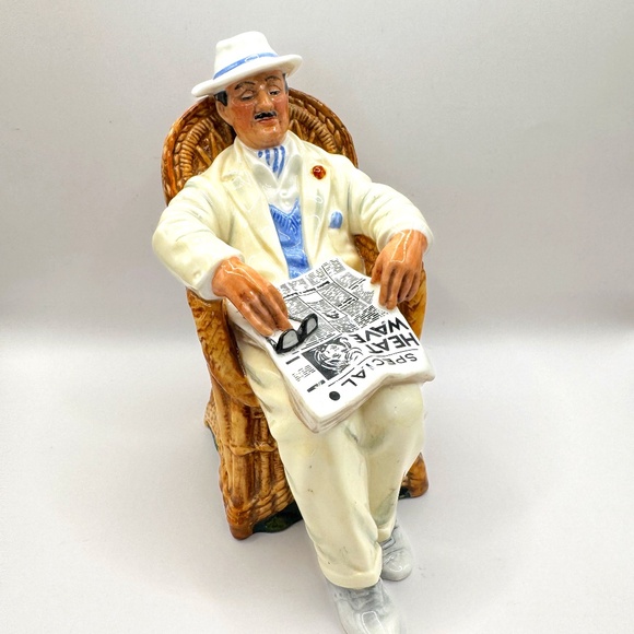 Royal Doulton Figurine "Taking Things Easy" HN2680. - Picture 1 of 10